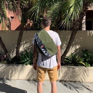 CHROME INDUSTRIES Olive Green Messenger Bag